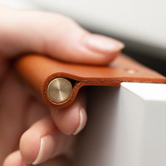 Kantengriff Kent mit Messingstab Kantengriff Kent mit Messingstab