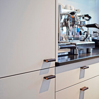 Küchengriffe aus Leder mit Kupfer von minimaro - luxury furniture handles Küchengriffe aus Kupfer und Leder von minimaro - luxury furniture handles