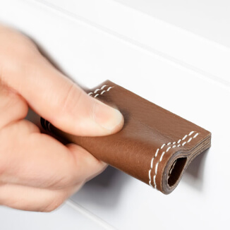 Ledergriff im Landhausstil Ledergriff im Landhausstil von minimaro - luxury furniture handles