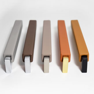 Stangengriffe aus Leder handgefertigt von minimaro Stangengriffe aus Leder handgefertigt von minimaro - luxury furniture handles