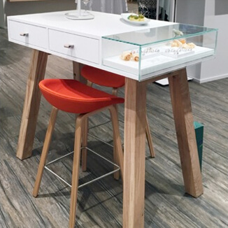 Möbelgriff Leder Taupe Moebelgriff aus Leder in Shopeinrichtung eines Optikers