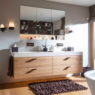 Griff aus Leder im Badezimmer Moebelgriff aus Leder im Badezimmer