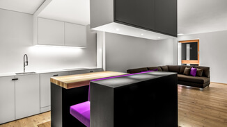 Ledergriffe in Schwarz an Küche Ledergriffe in Schwarz an Küche