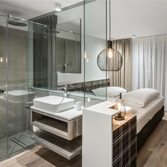 Möbelgriff aus Leder in Hotelzimmer Möbelgriff aus Leder in Hotelzimmer