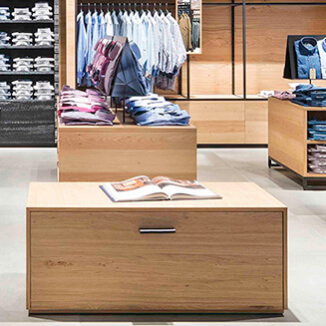 Black leather drawer pull in width 160mm Black leather drawer pull in width 160mm