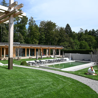 Black leather handles MILANO-PRESTIGE as drawer handles on bedside cabinets Hotel Bergeblick