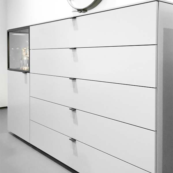 Minimalist white chest of drawers with black VERONA recessed pulls